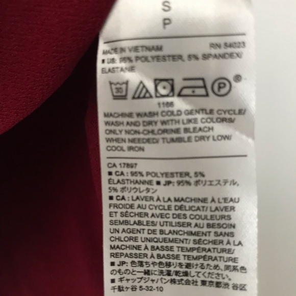 Beautiful Banana Republic Red V-Neck Top New with Tags! - Picture 6 of 7